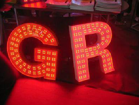 康定LED发光字常见的安装误区。